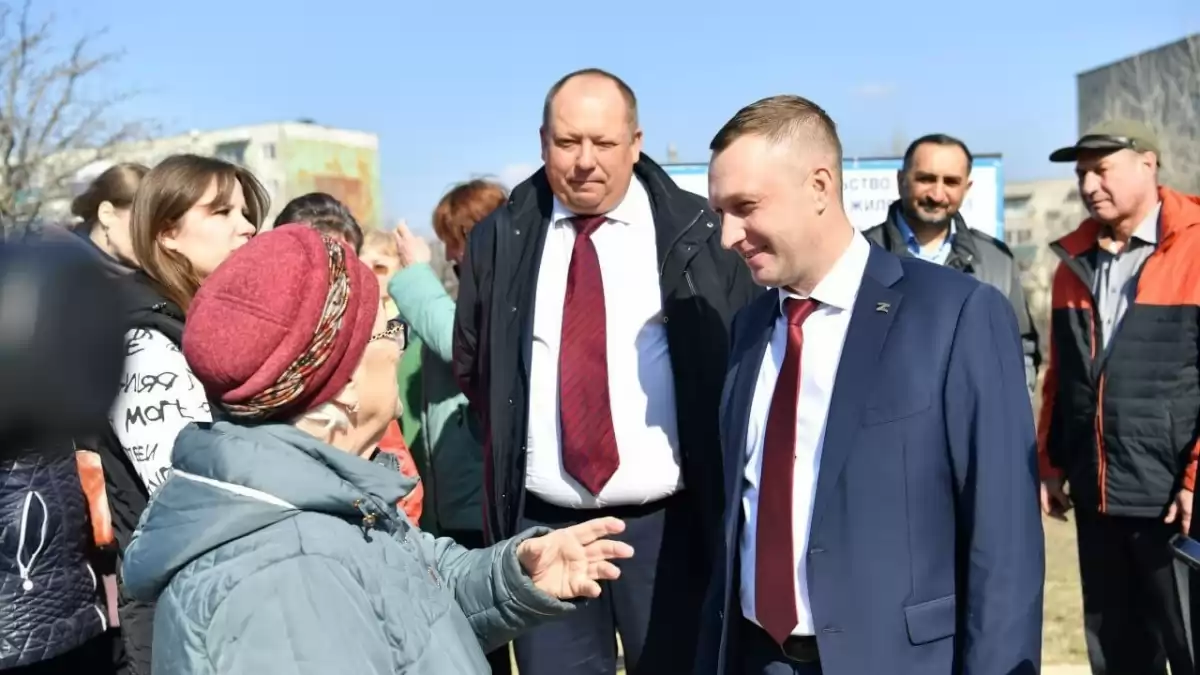 Бусаргин возмутился темпами строительства дома для переселенцев в Вольске