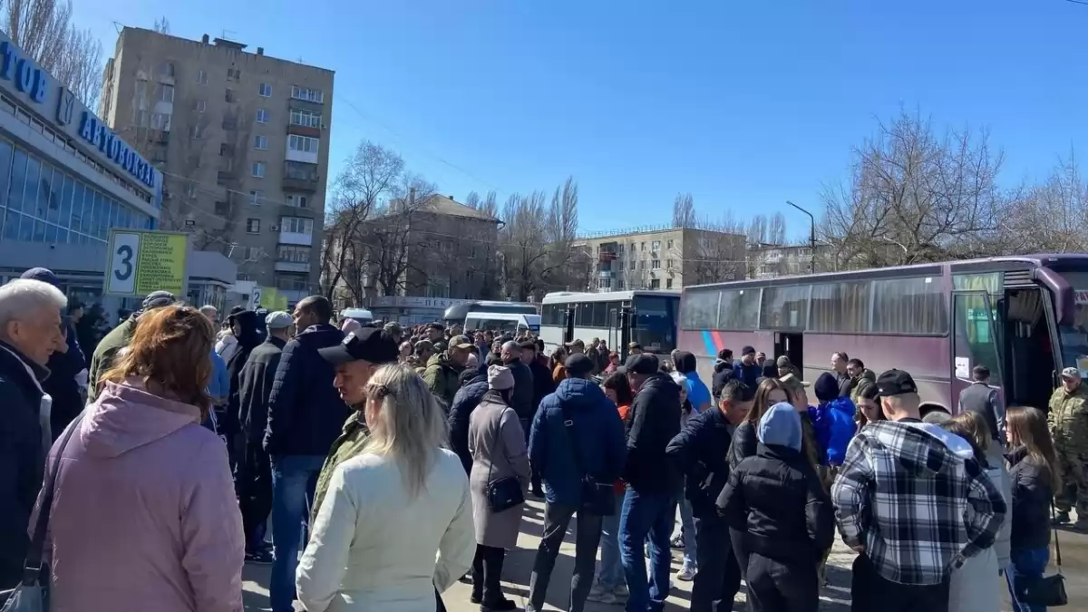 В Саратове проводили после отпуска бойцов 99 полка в зону СВО