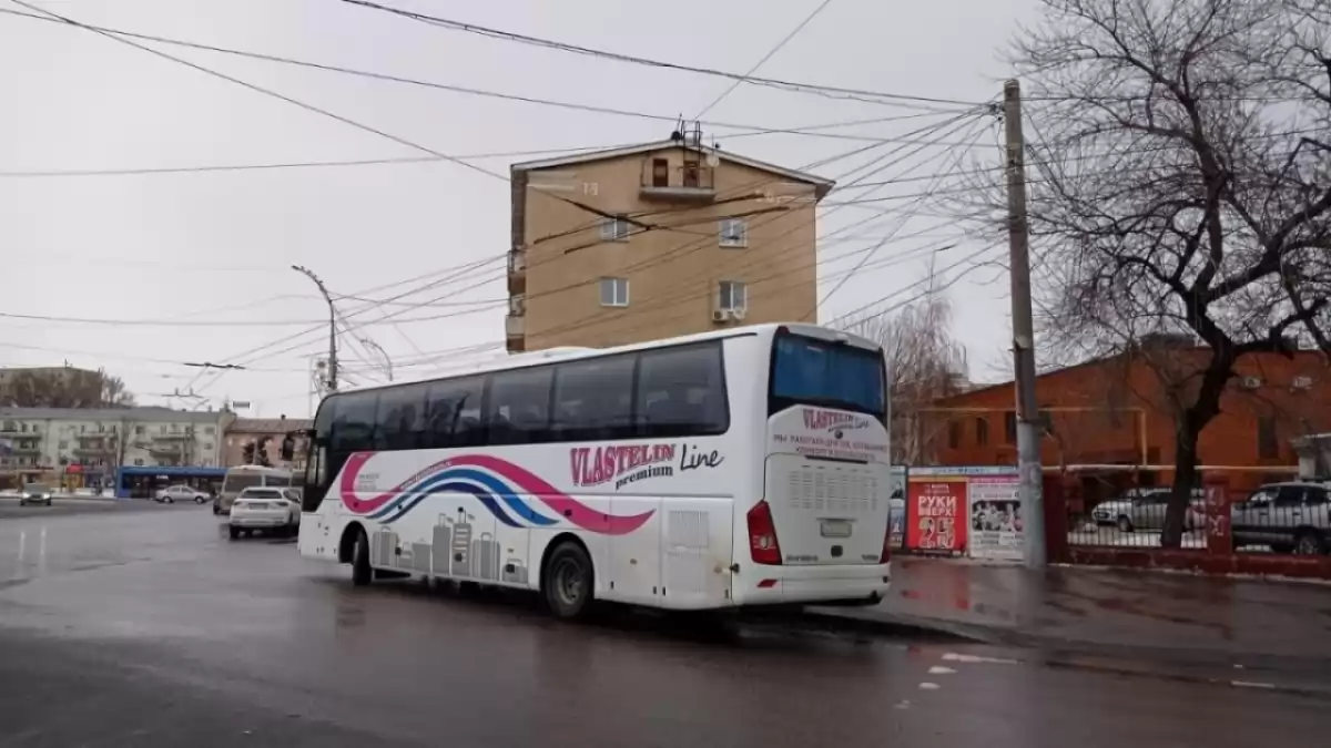 Два перевозчика вызвались обслуживать автобусный маршрут Саратов – Светлый