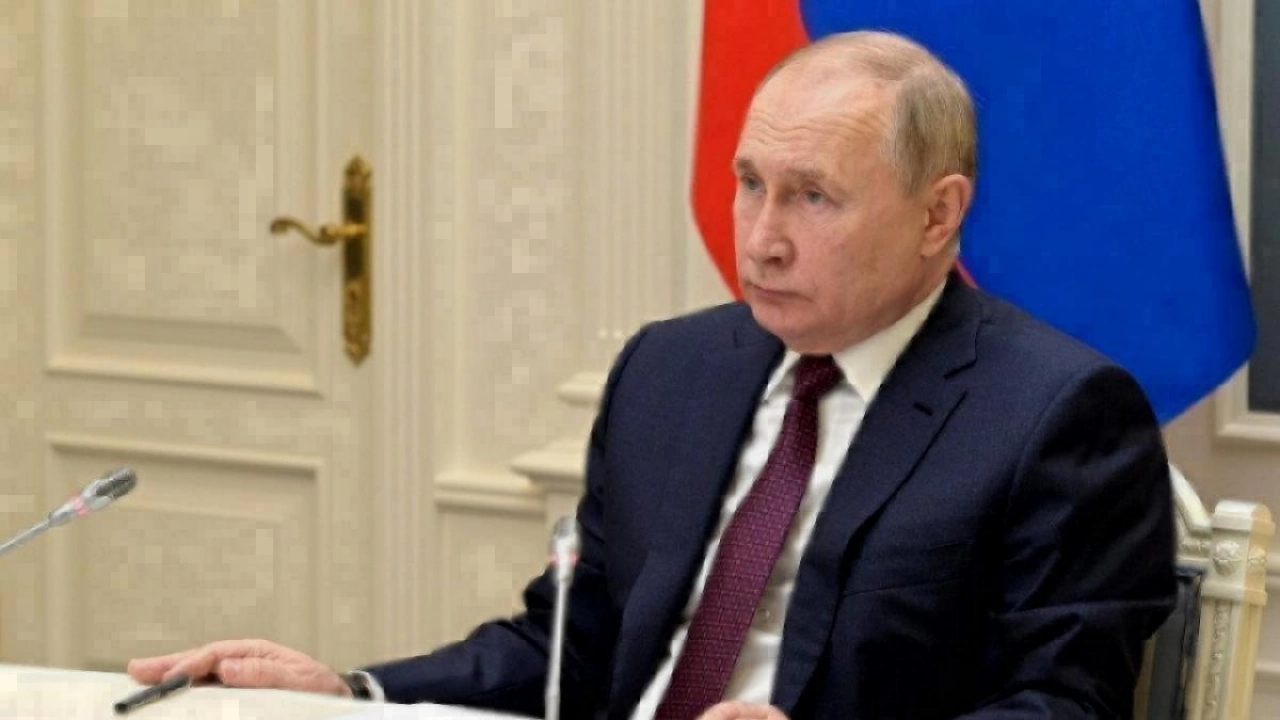 Владимир Путин наградил Лиру Мирзабекову из Саратовской области