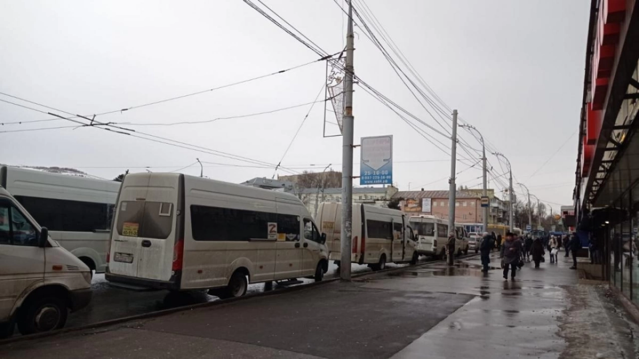 В Саратове изменили схемы движения автобусных маршрутов из-за земляных работ