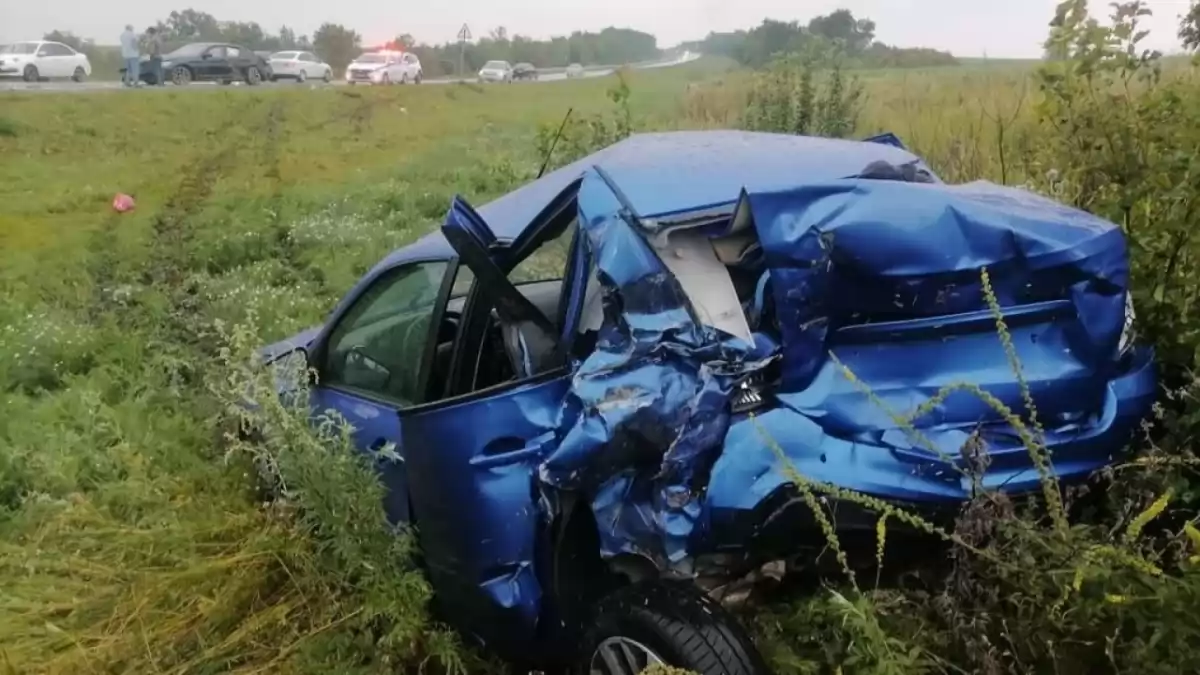 Под Саратовом две женщины покалечились в ДТП с участием BMW