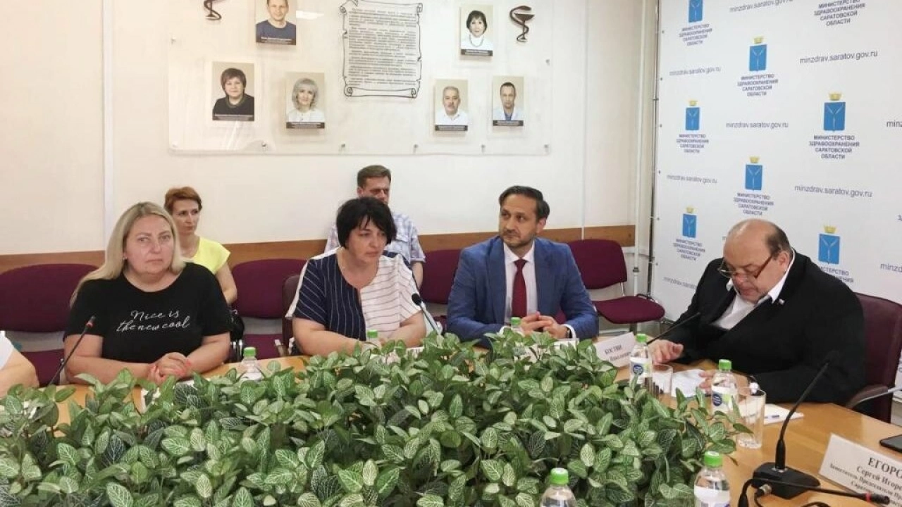 В Саратов прибыли московские эпидемиологи в связи с энтеровирусом