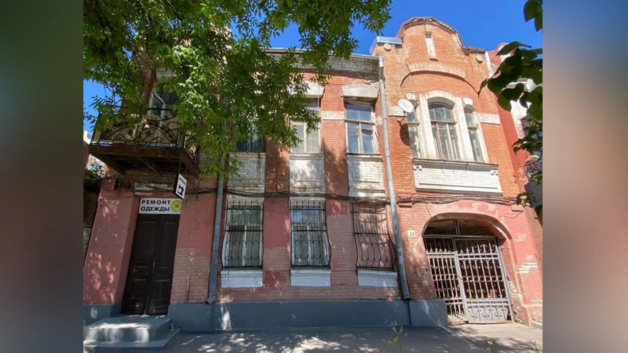 В Саратове Дом Артамоновых на Большой Казачьей стал памятником