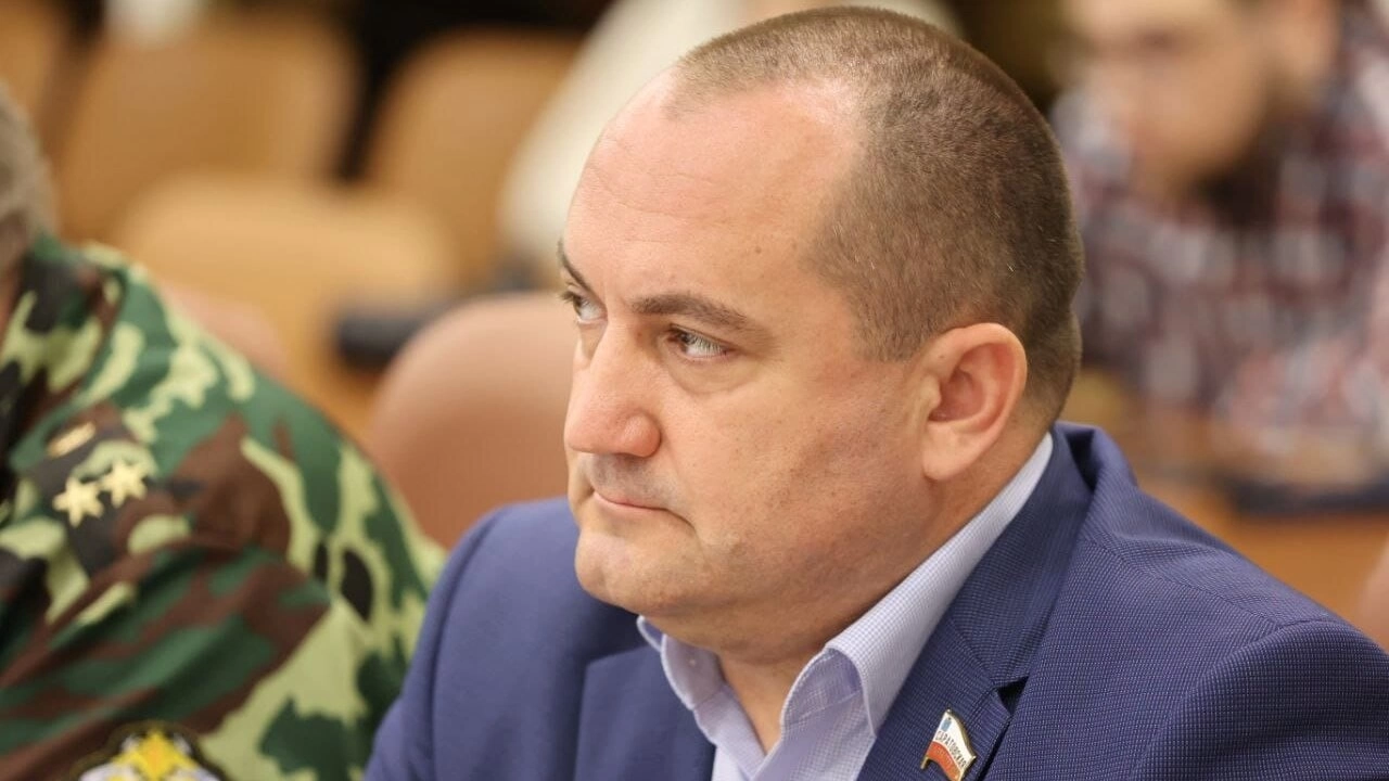Калинин выступил за увеличение выплат переселенцам из аварийного жилья