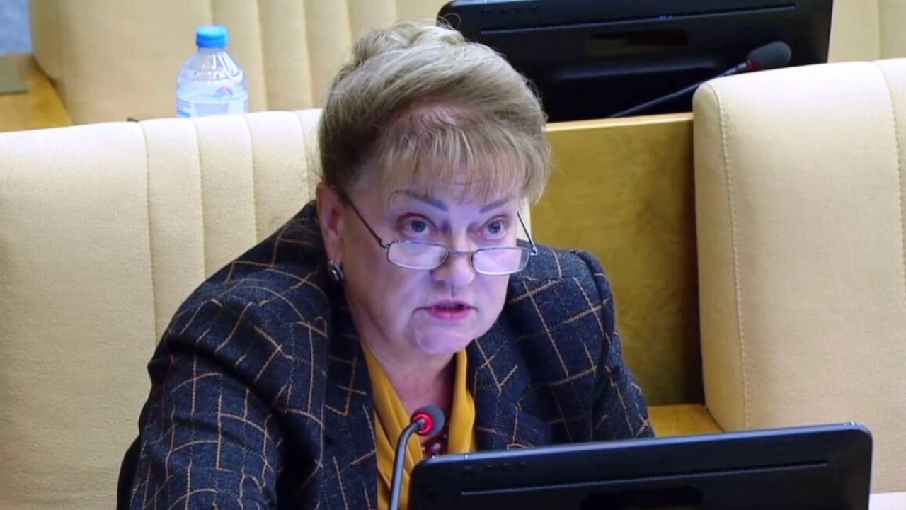 Алимова: думское большинство отклонило закон о выплатах семьям с детьми