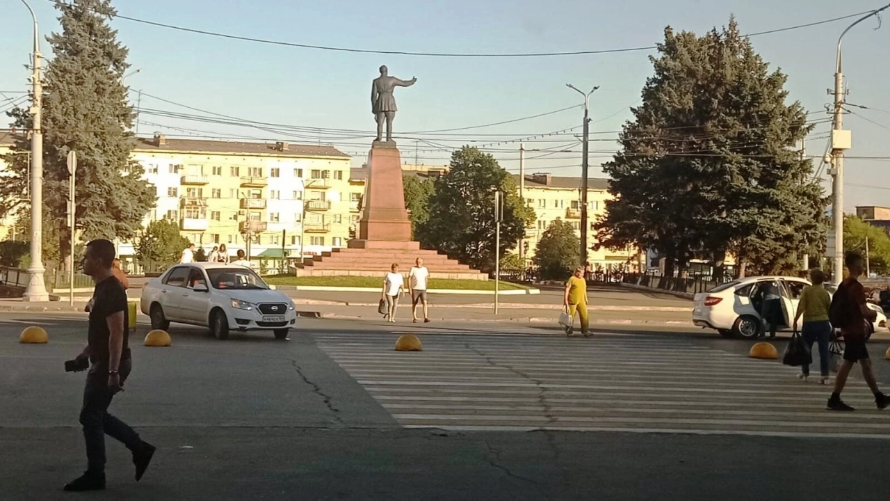 Спикер Госдумы Вячеслав Володин работает в Саратовской области