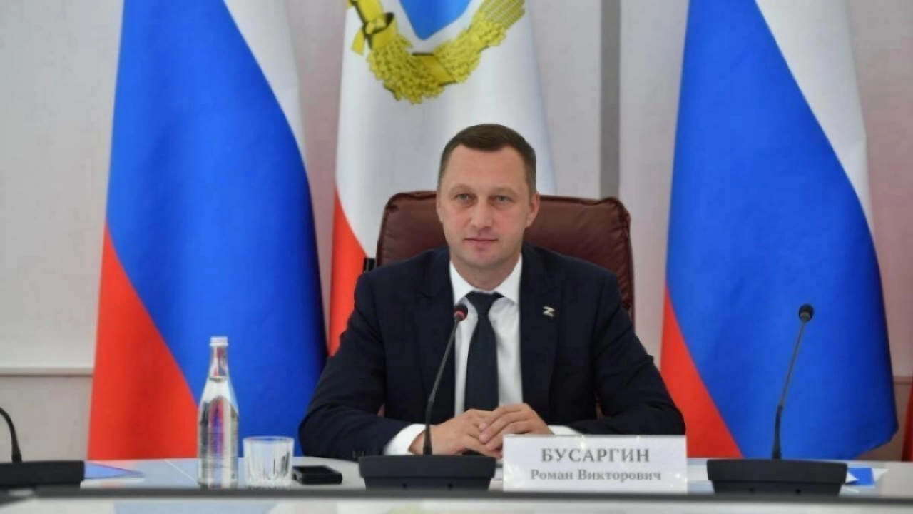 Бусаргин анонсировал увольнения из-за переполненности школы «Солярис»