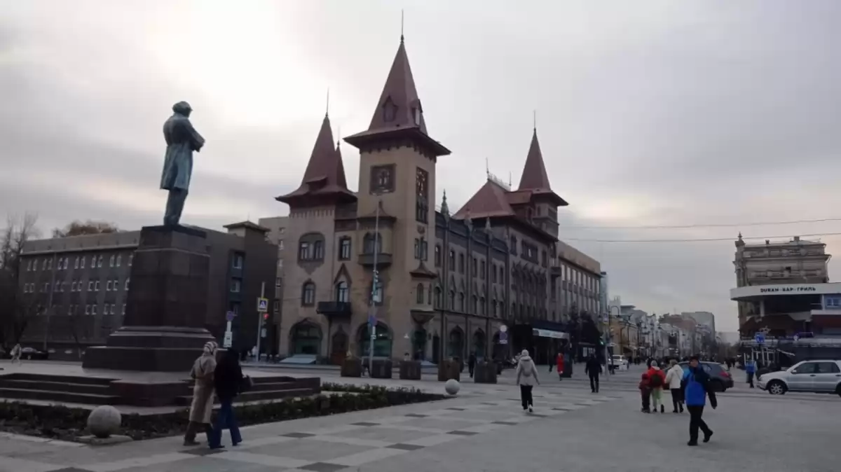 В Саратове обнародовали список запрещенных для парковки зимой улиц