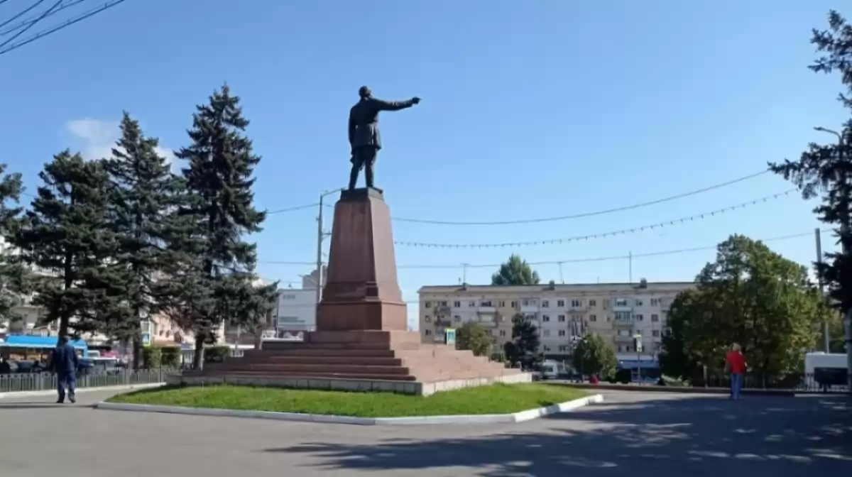 Саратовцев позвали поговорить о сносе домов на Привокзальной площади