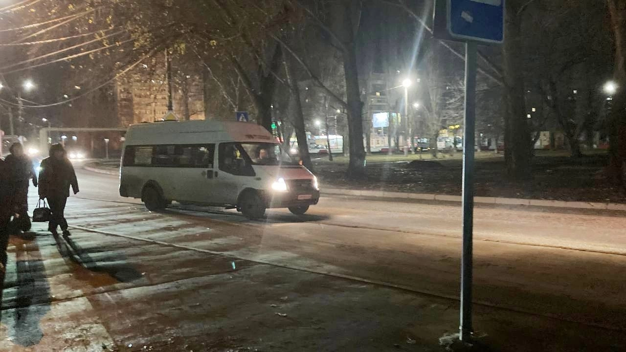 В Саратове замминистра стал свидетелем самоуправства водителя маршрутки