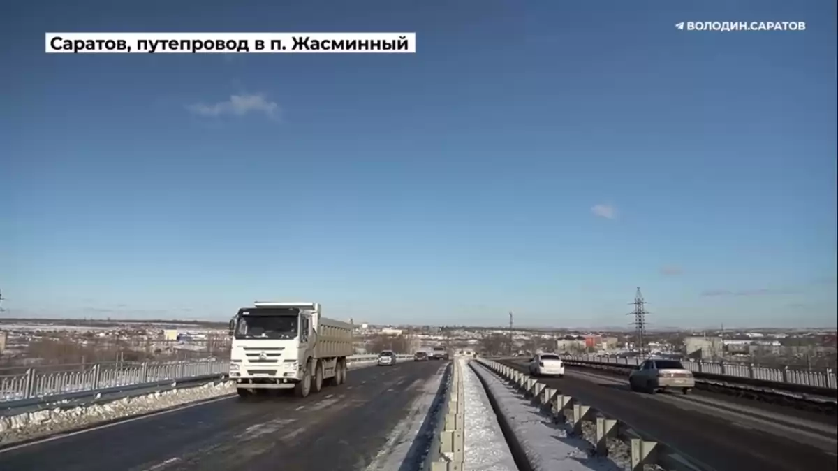 По путепроводу в Жасминном открыто 4-полосное движение