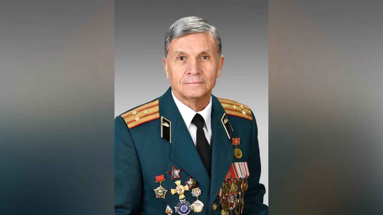 Калинин поздравил с юбилеем Почетного гражданина Саратова Олега Сергиенко