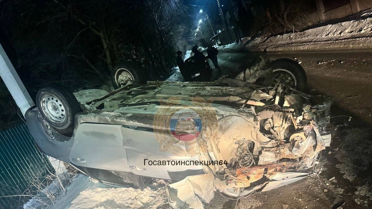 В Саратове перевернулась «Гранта» с детьми на Черниговской 