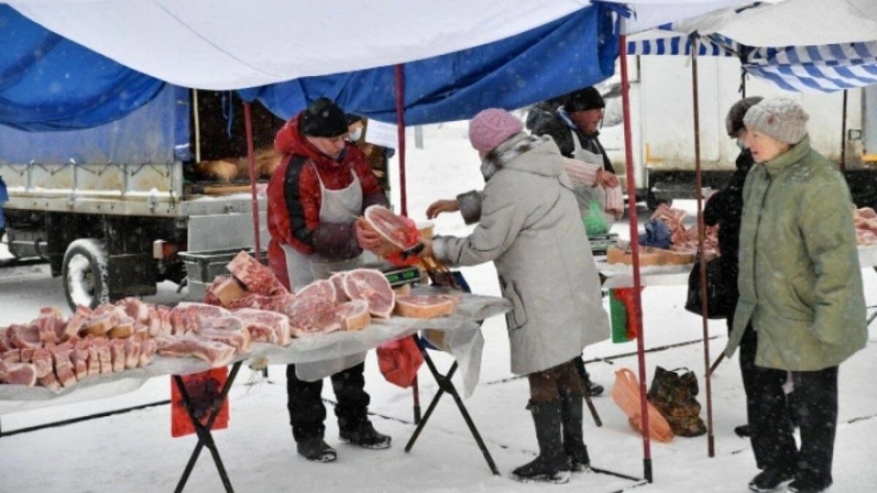 В Саратове с 8 утра будут торговать мясом и яйцами у Ленина