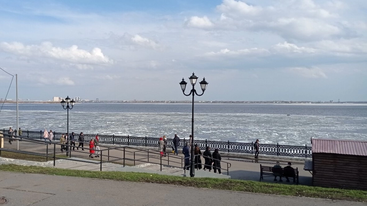 В Саратове под угрозой штрафа запретят выходить на лед в марте