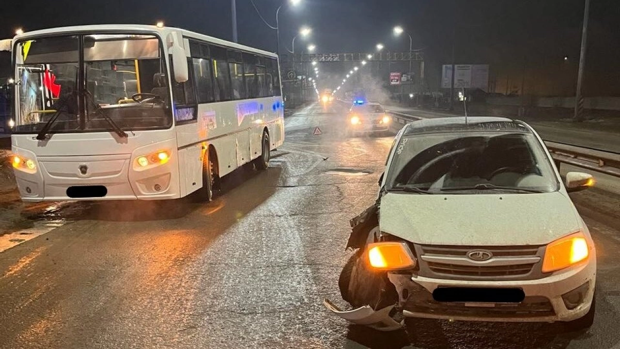 19-летняя саратовчанка пострадала в ДТП с участием автобуса