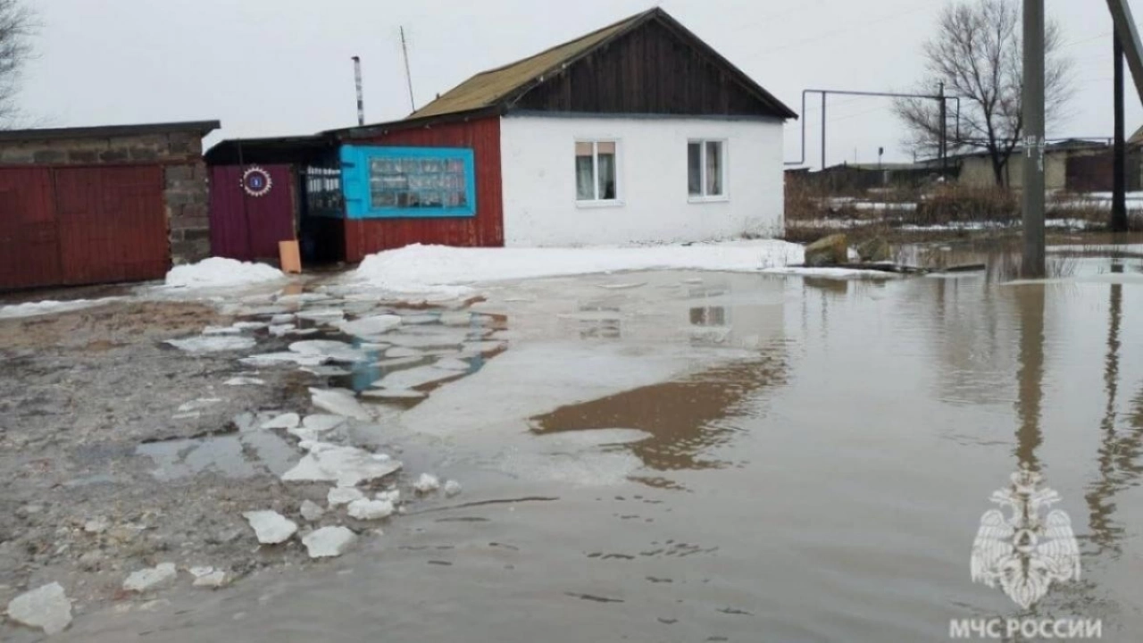 В 15 районах Саратовской области ограничено движение транспорта из-за паводка