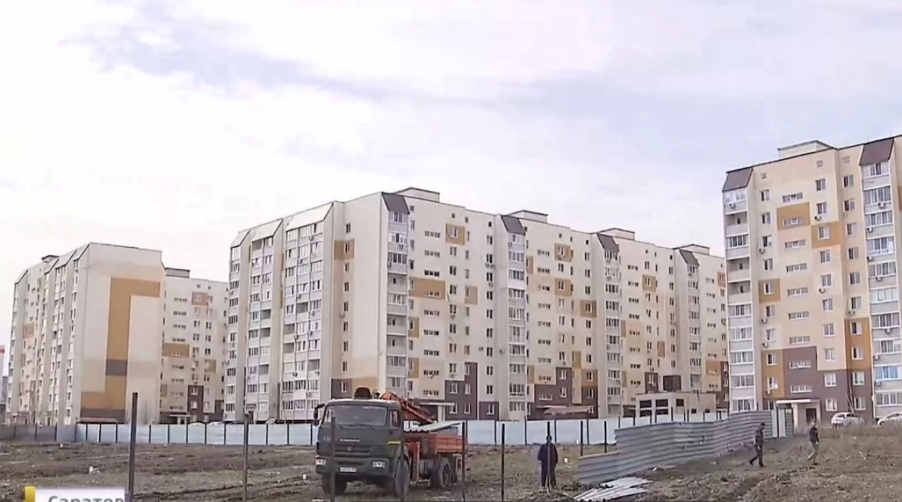 В Саратове жители микрорайона Авиатор выступили против строительства «человейников»