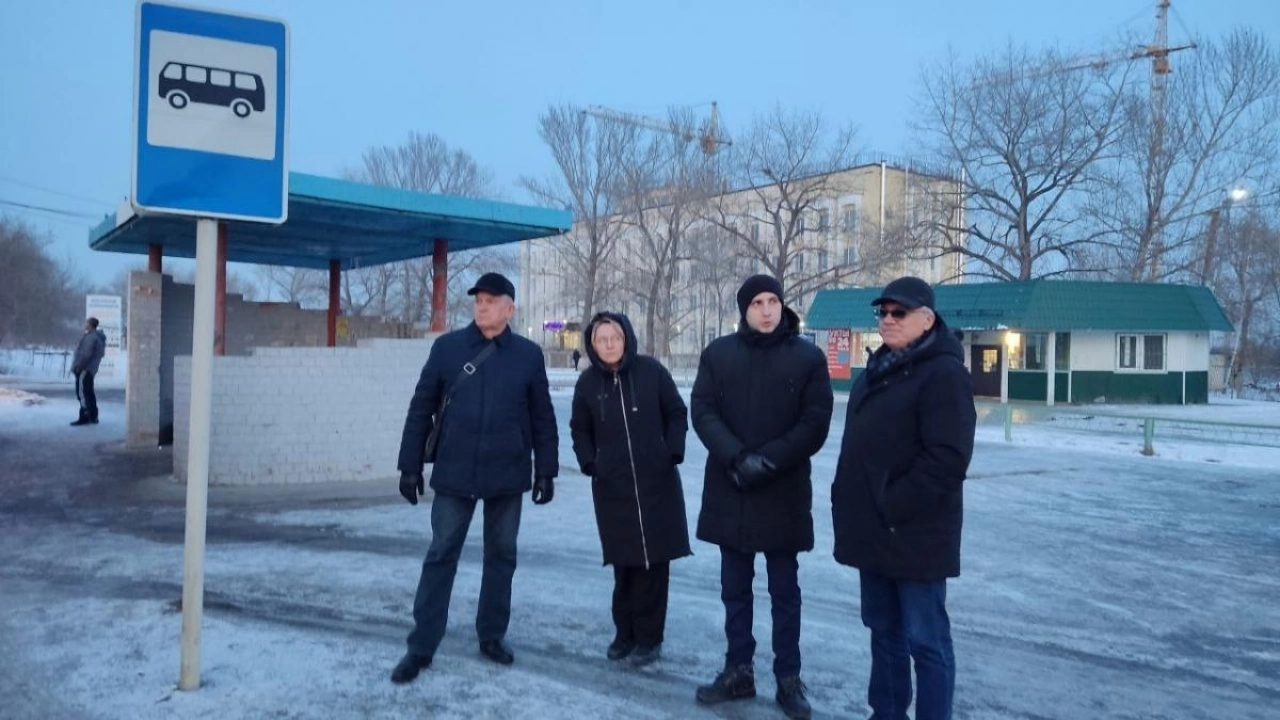 «На такси за бешеные деньги»: жители Энгельса пожаловались на транспорт – чиновники ждали час
