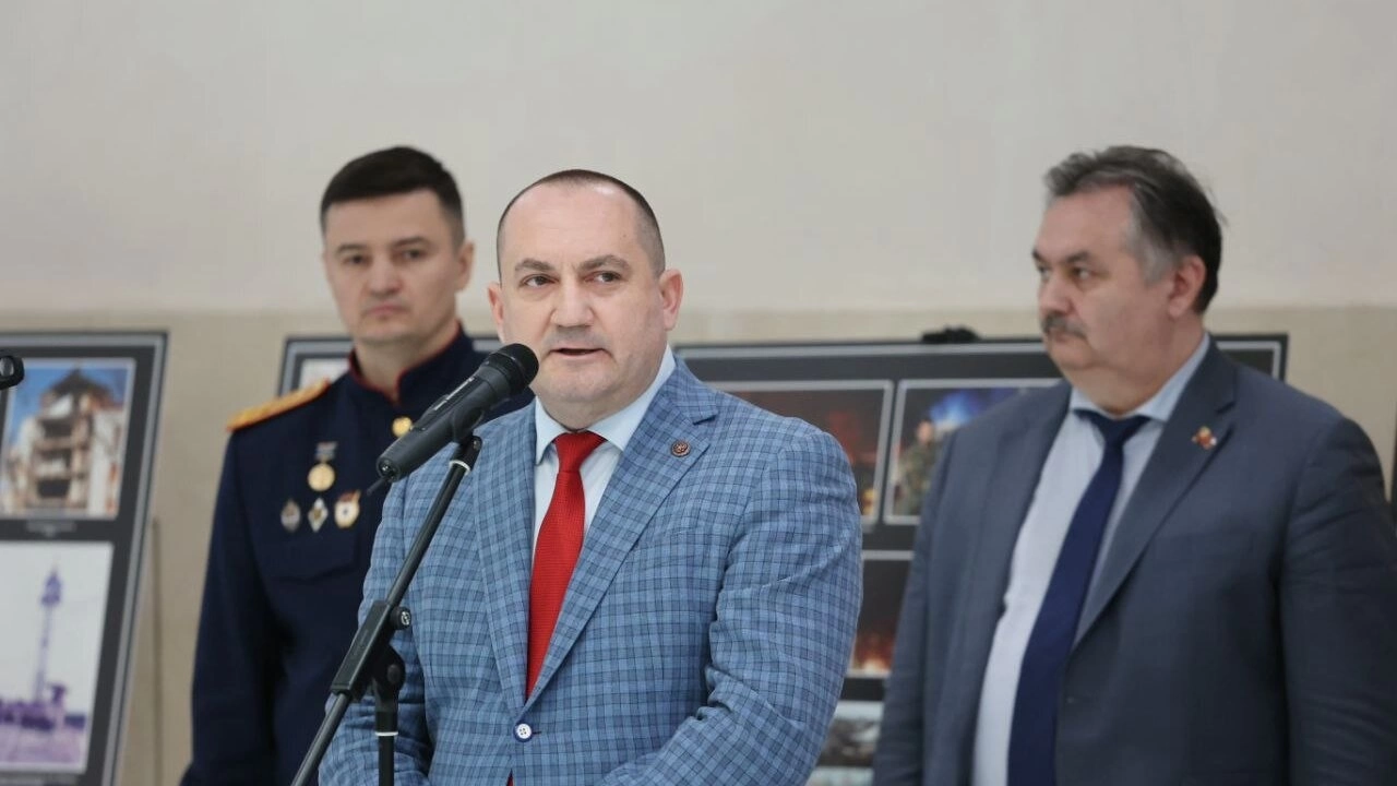 В СКР прошла выставка «Немилосердный ангел» при участии Вячеслава Калинина