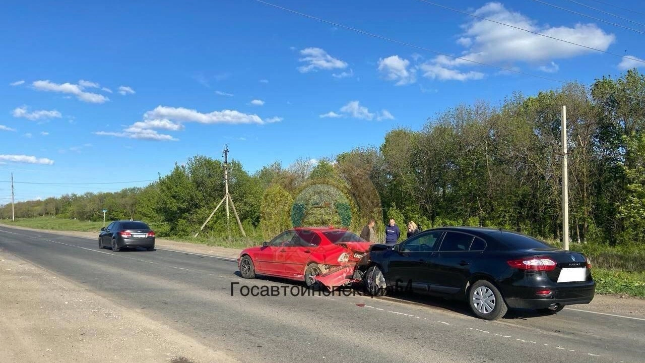 Трое из BMW пострадали в ДТП на пути в саратовский аэропорт