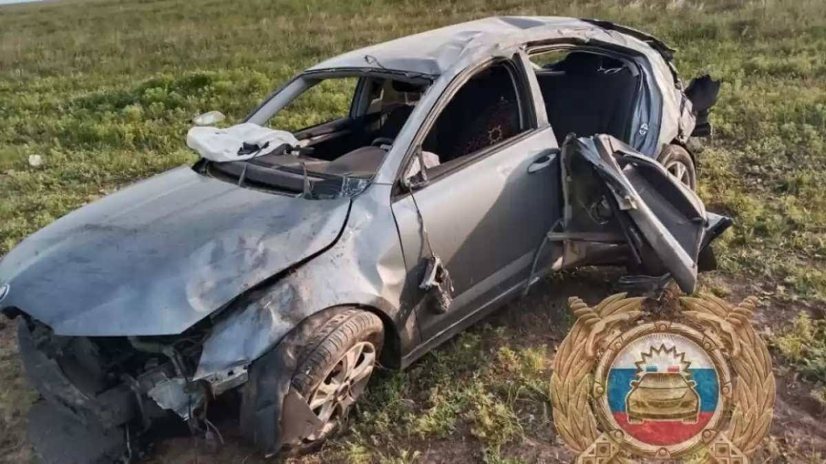 Под Саратовом 1 погиб и 3 покалечились в перевернувшейся «Шкоде»