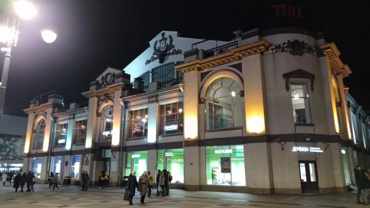 В Саратове подравшихся у Крытого рынка нашли и отправили в камеру