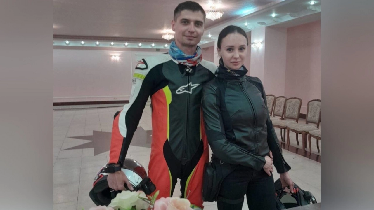 В Саратове врачи-анестезиологи поженились в костюмах байкеров