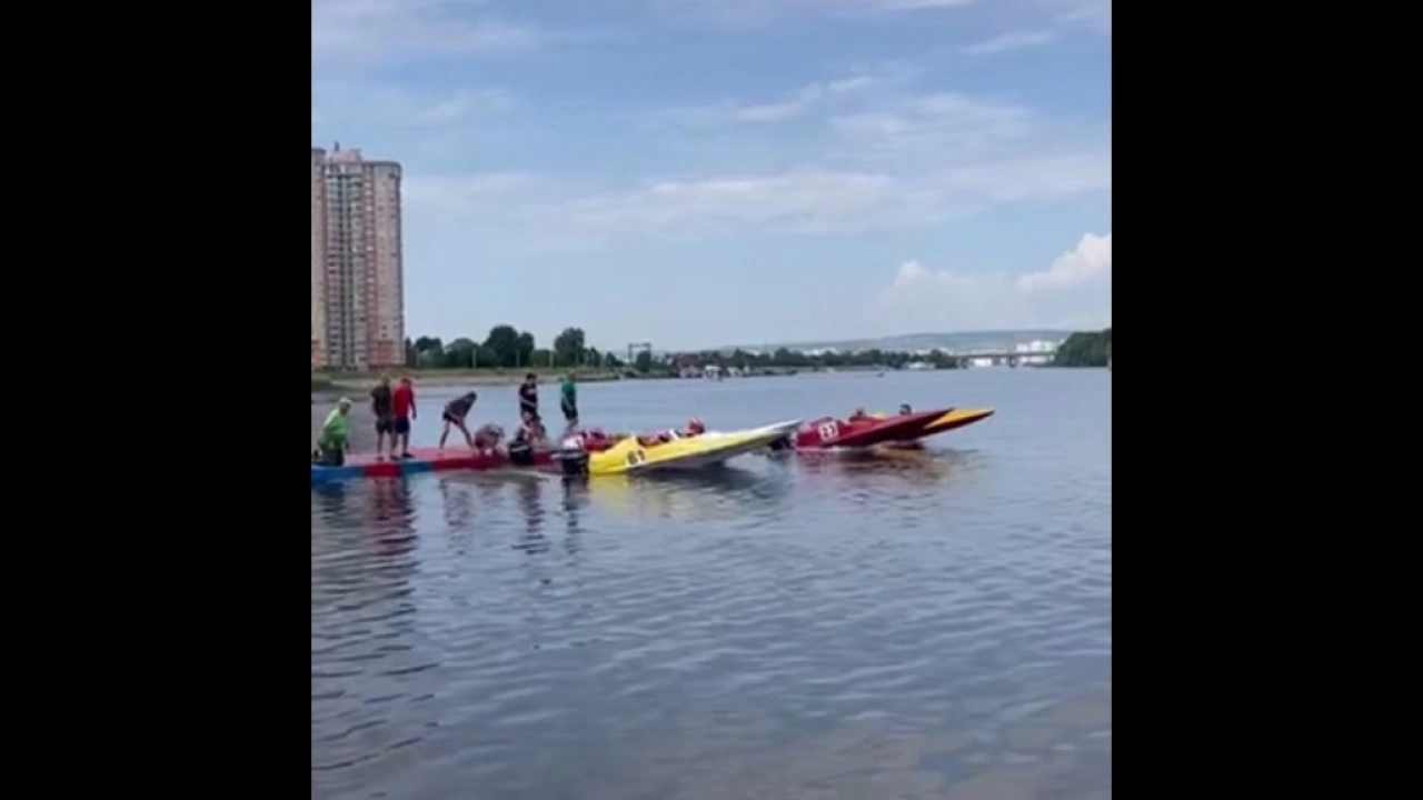 В Энгельсе на городском пляже проходит уникальное водное шоу 15-16 июня