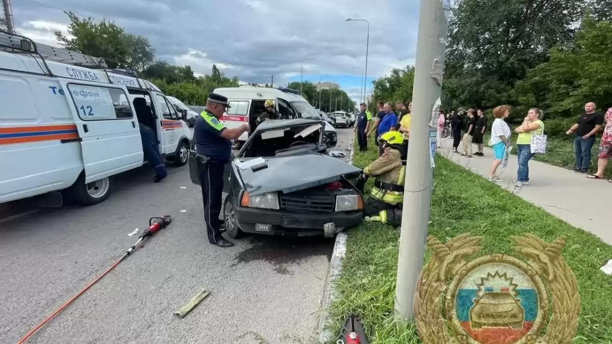 В Энгельсе на Пушкина юная девушка пострадала в ДТП двух «Лад»