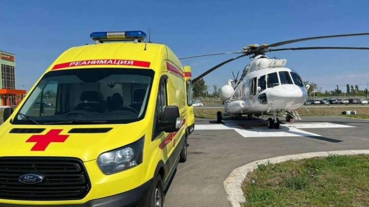Пострадавших в смертельном ДТП детей доставили в Саратов вертолетом