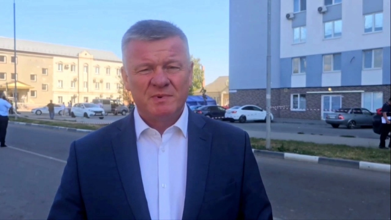 БПЛА в Энгельсе: Исаев сообщил о 23 разбитых машинах и отключении газа