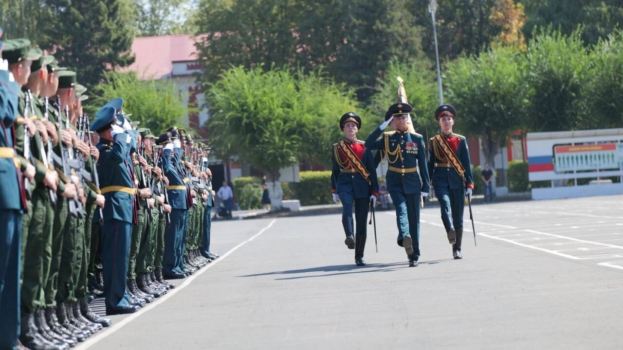 В Саратове торжественно открылось артиллерийское училище 