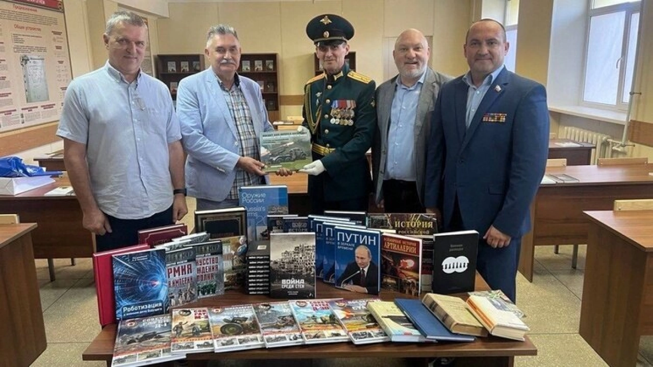 Калинин поздравил саратовцев с открытием артиллерийского училища