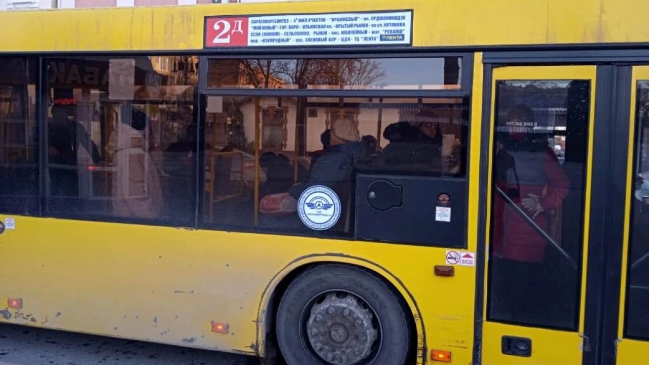 В Саратове отмечен недовыпуск автобусов на популярном маршруте