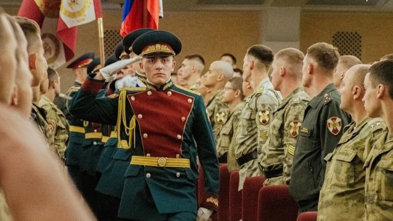 В институте Росгвардии отметили 76-летие Героя России Анатолия Романова