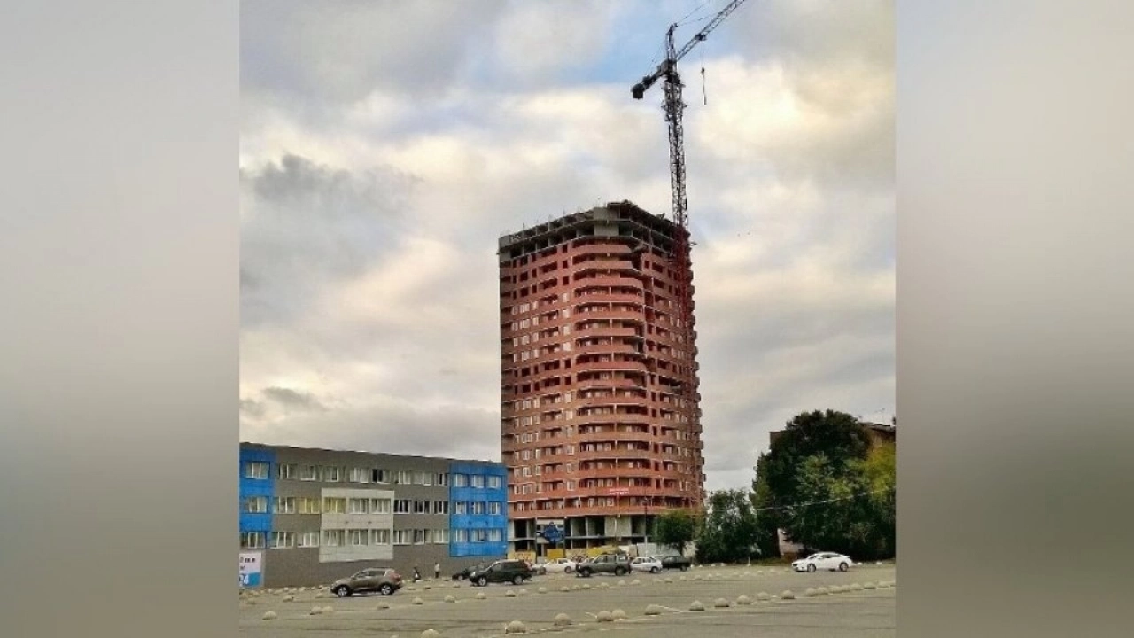 Власти ответили на вопрос о 20-этажном долгострое на набережной Энгельса