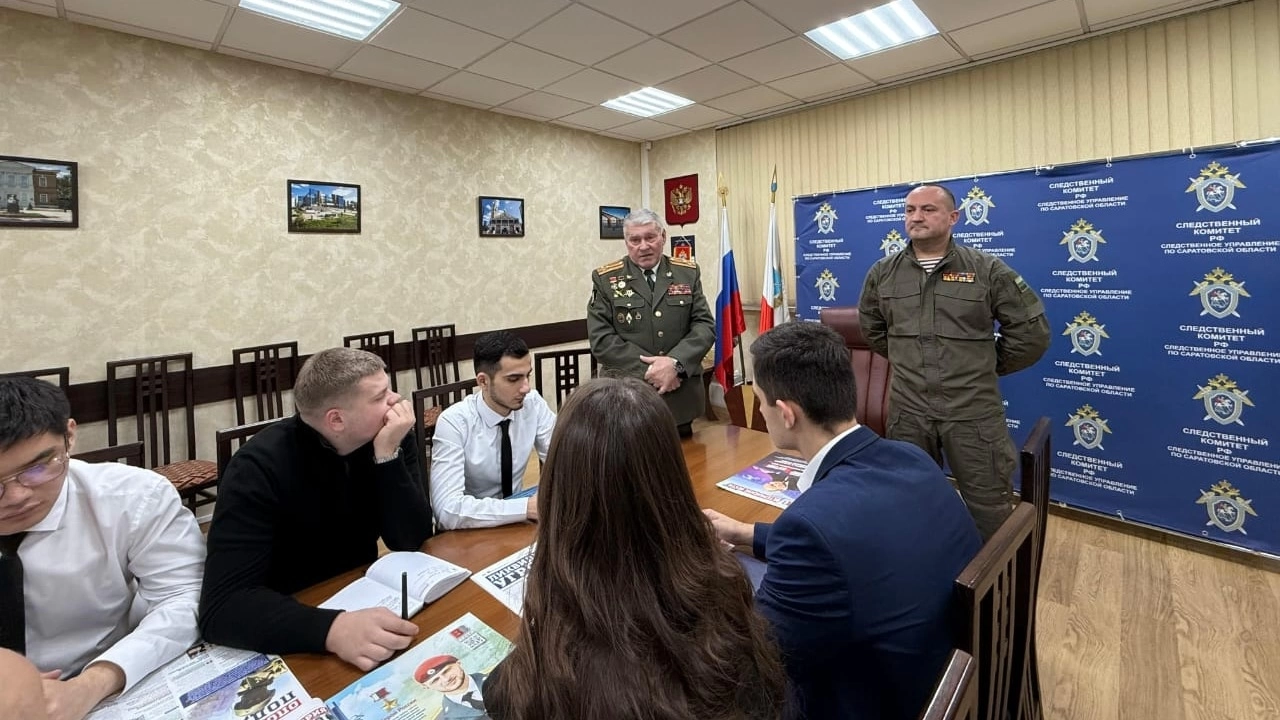 Саратовский депутат провел Урок Мужества о Героях России