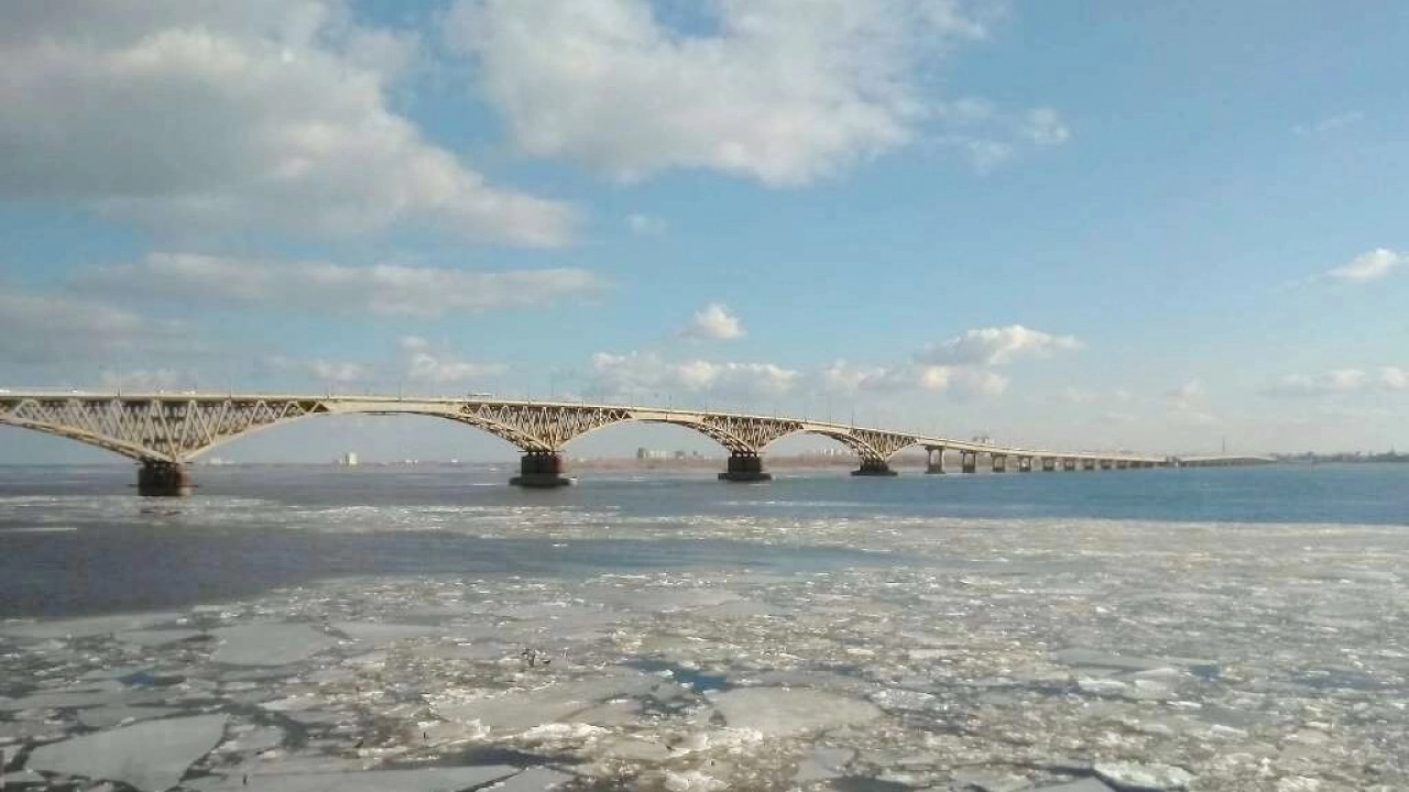 В Саратове и Энгельсе раздались звуки сирен из-за угрозы БПЛА