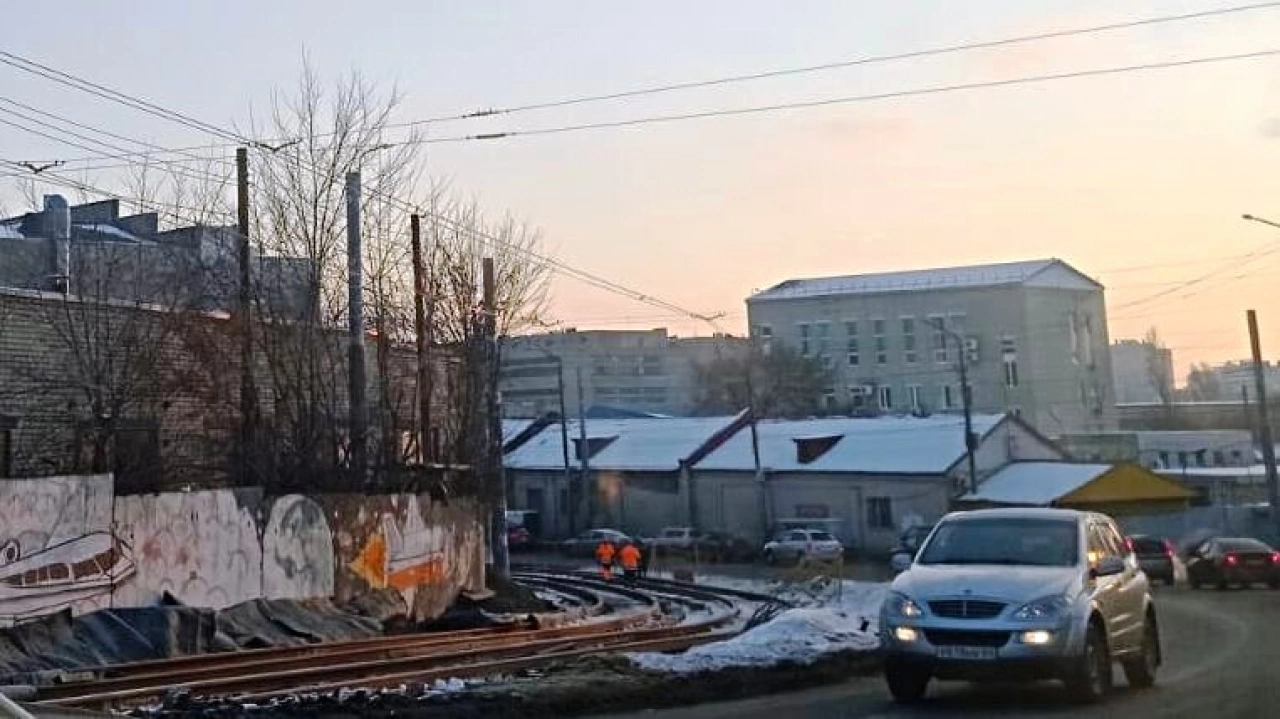 Власти ответили на вопрос о ржавых рельсах скоростного трамвая в Саратове