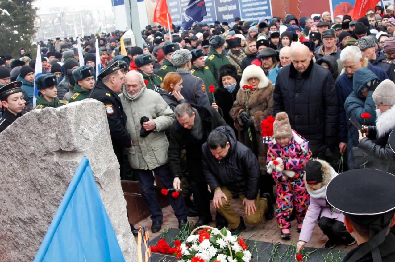 В Саратове прошел митинг в память воинов-интернационалистов 