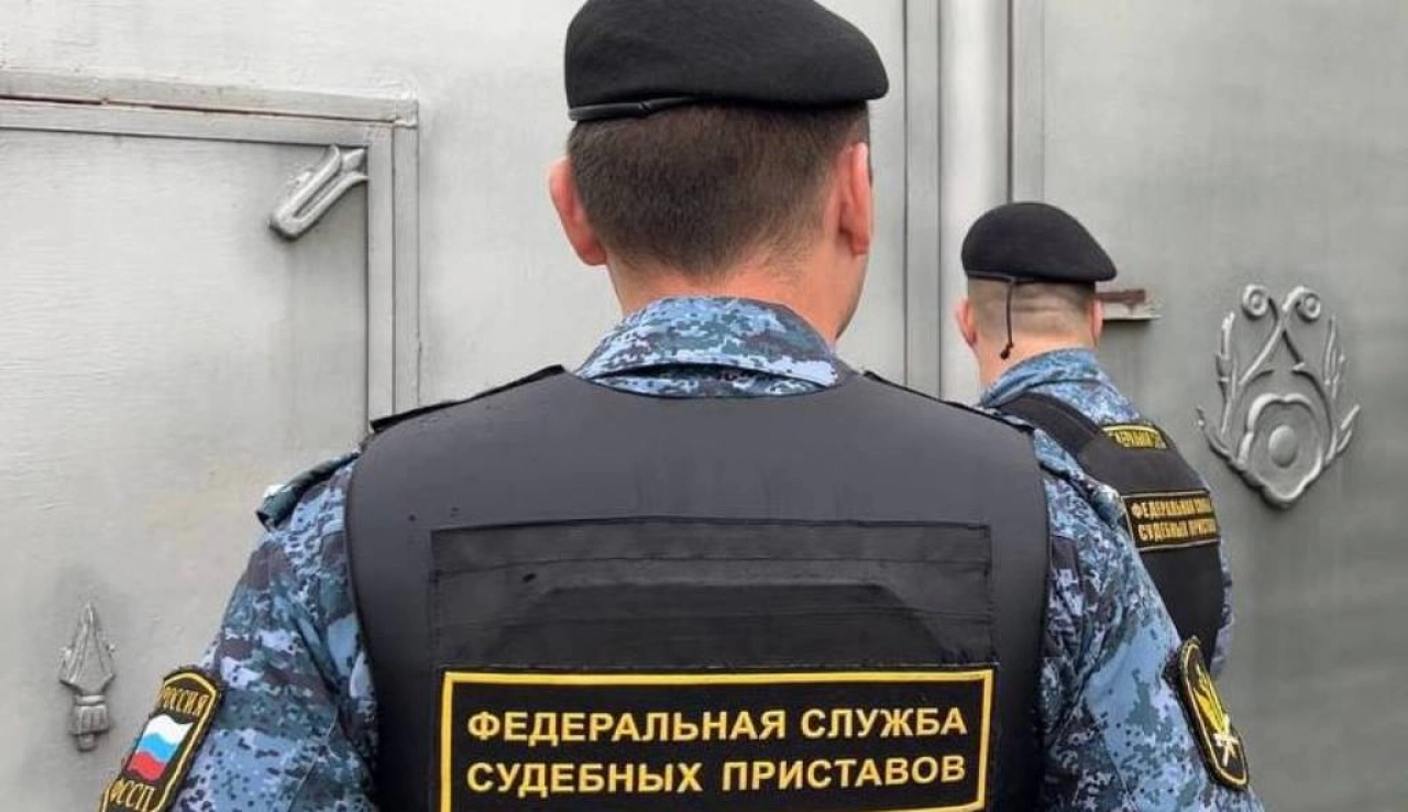 Приставы на 45 суток закрыли саратовское кафе с поваром-мигрантом 