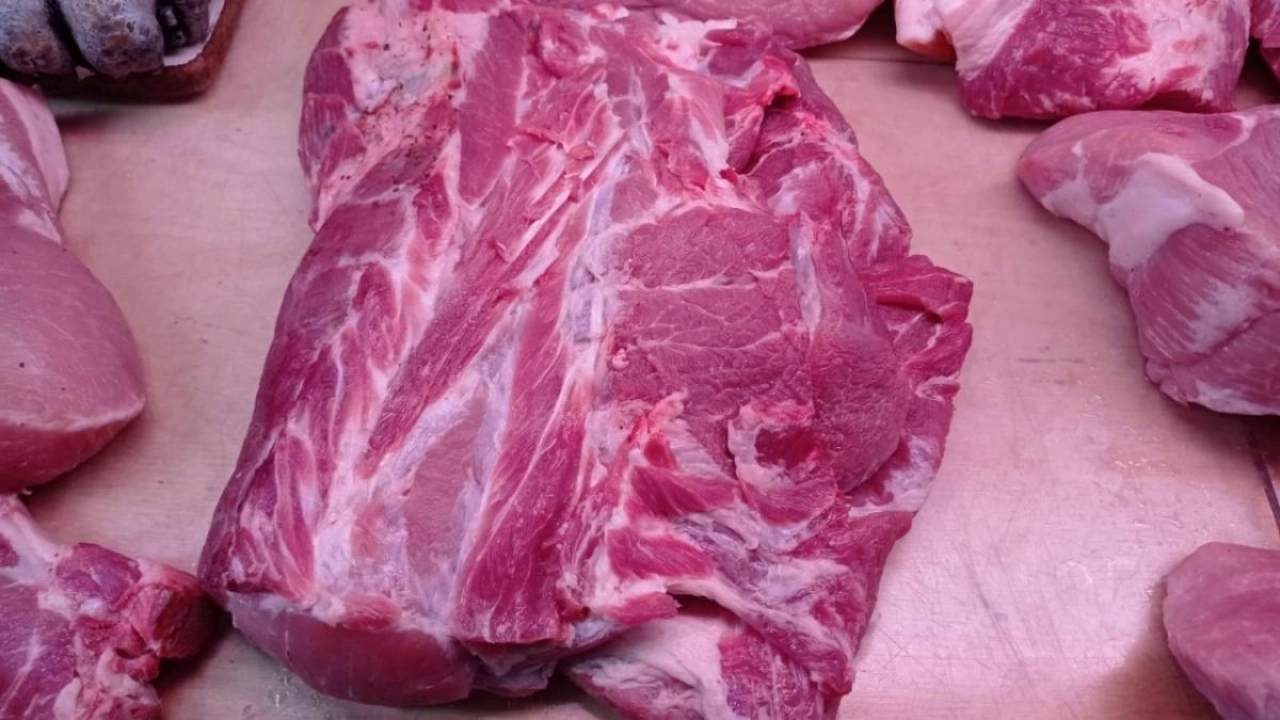 Ветеринары спасли саратовцев от 15 тонн небезопасных продуктов