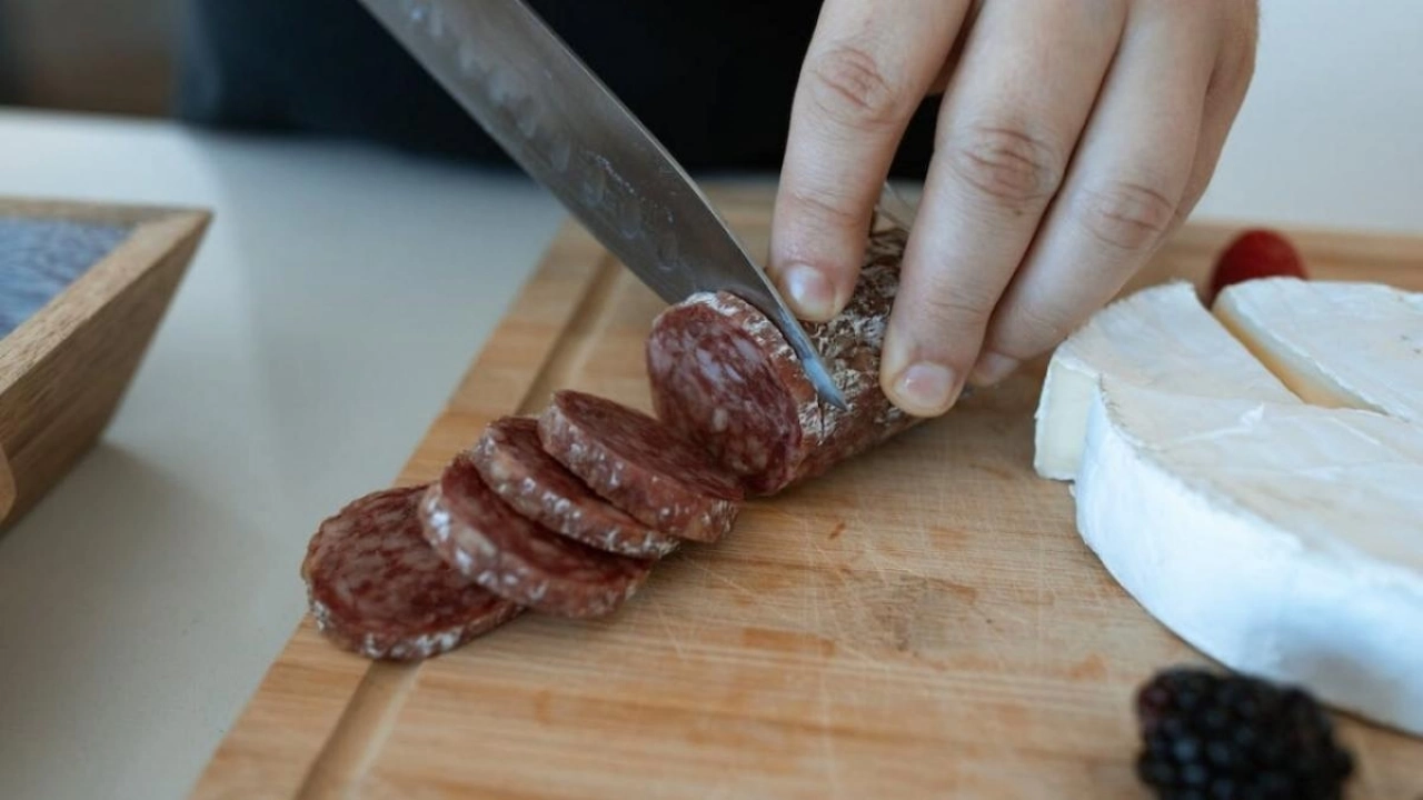В саратовских продуктах нашли антибиотики и сальмонеллы