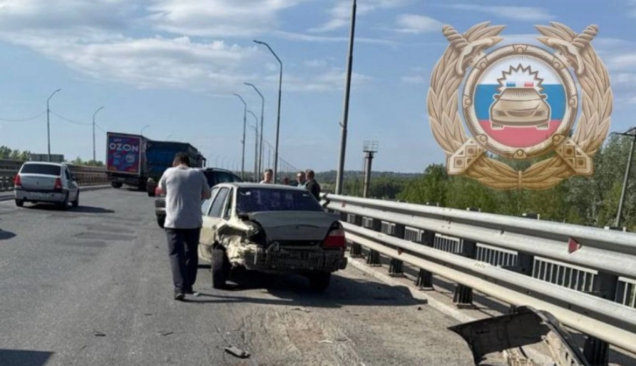 В ДТП «Нексии» и МАЗа на мосту Саратов-Энгельс пострадала женщина 