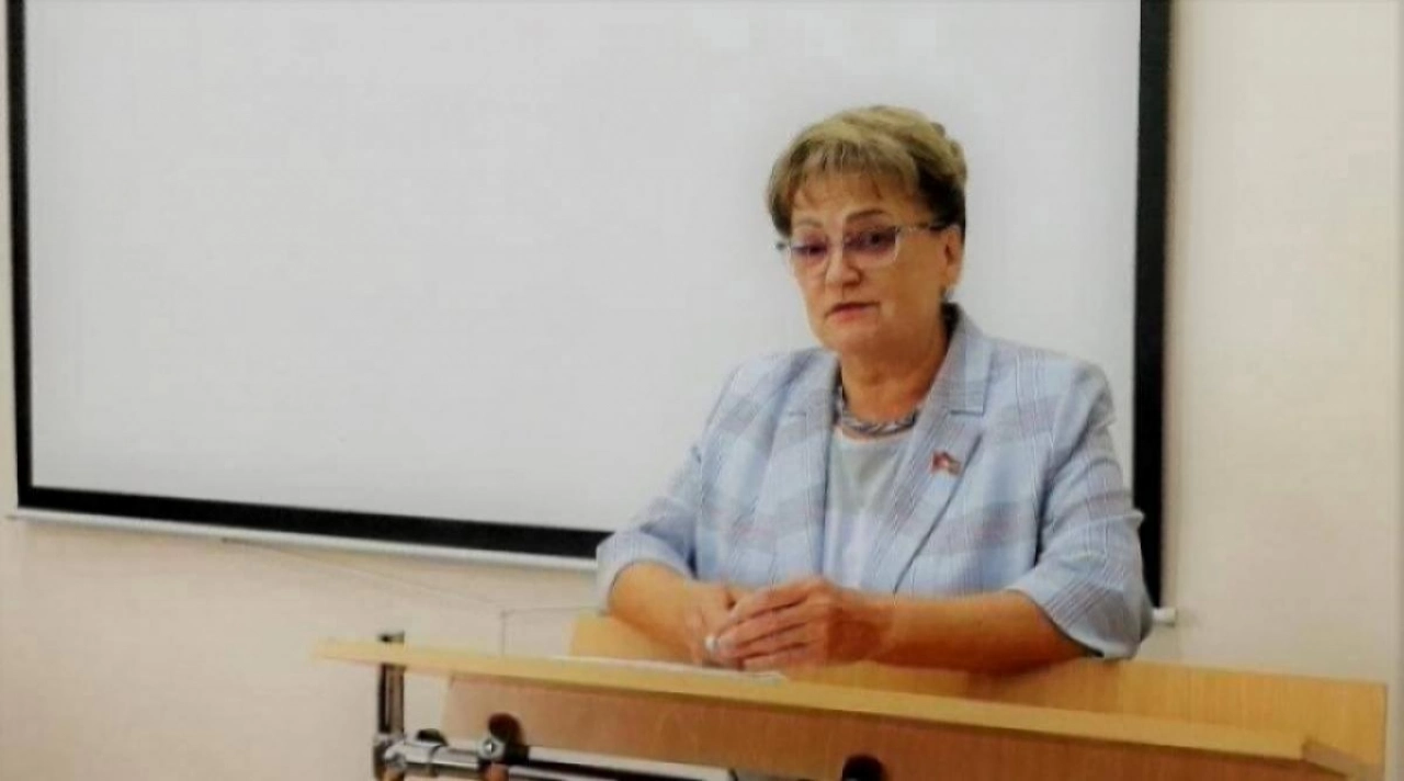 Алимова поздравила с Днем пионерии жителей Саратовской области