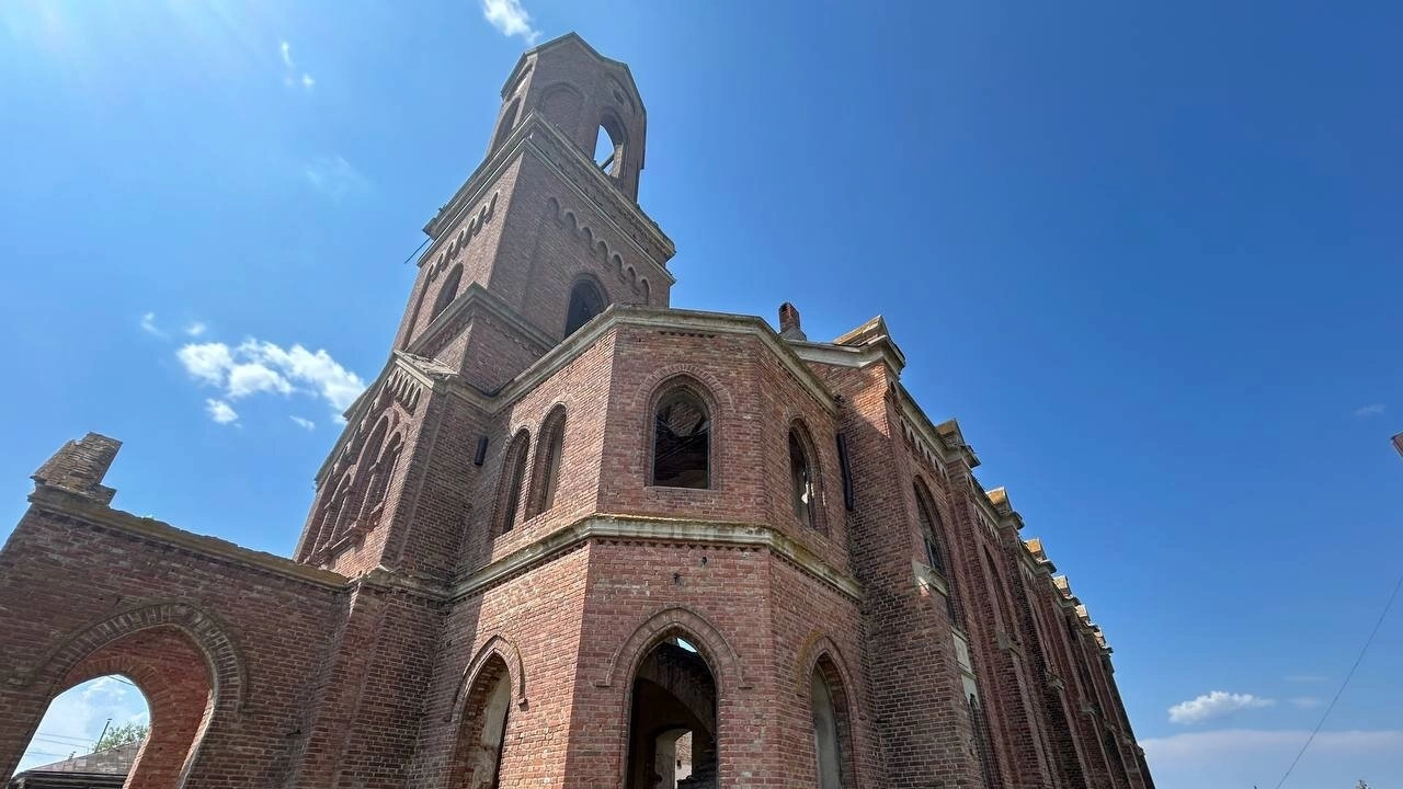 В Энгельсском районе хотят восстановить кирху 1906 года постройки