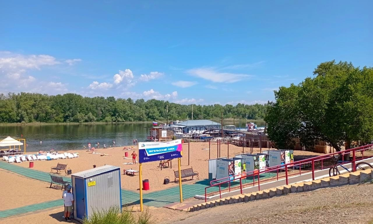 Городской пляж Энгельса готовят к сезону: названо условие для открытия