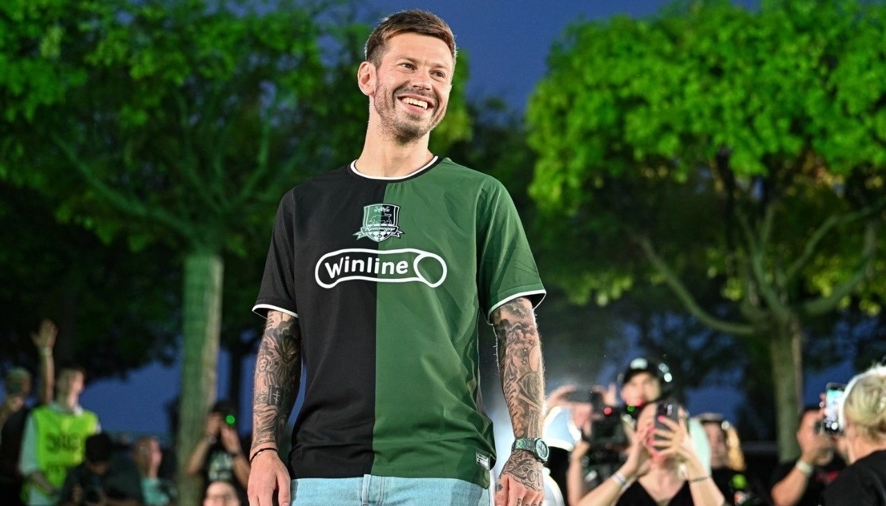 Саратовский футболист Смолов впервые стал чемпионом России